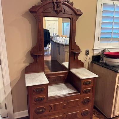 Exceptional condition Victorian Dressing Vanity