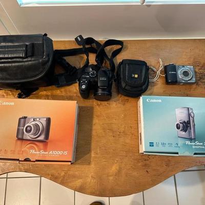 Assorted photographic equipment