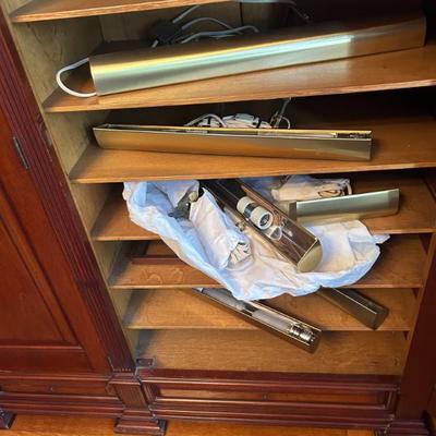 Sale Photo Thumbnail #111: Brass Picture lights