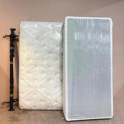 Serta iSeries Bradbury SPT King Mattress & Box Foundation Set