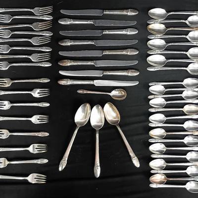 51-pc Set 1847 Rogers Bros “Remembrance” Silverplate Flatware