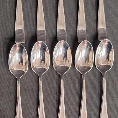 12-pcs Oneida Glossy Moda Flatware 