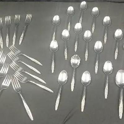 35-pc Set Superior Stainless USA Flatware