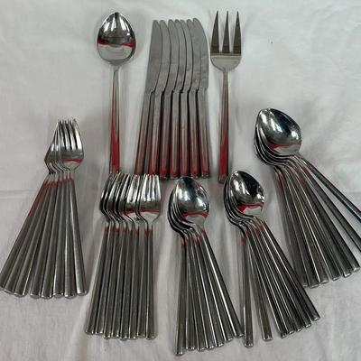 35-pc Set Cambridge “Savita” Minimalist Flatware 