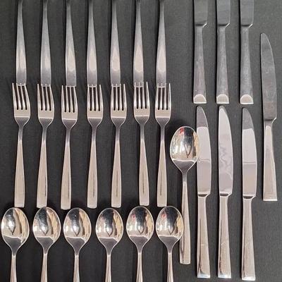 28-pc Set Oneida 18/10 Stainless Flatware
