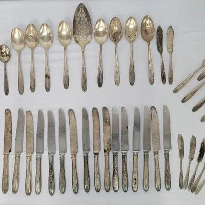 70-pc Set Antique Oneida Community "Grovenor" Silverplate