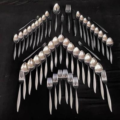 50-pc Set Oneidacraft “Textura” Deluxe Stainless Flatware 