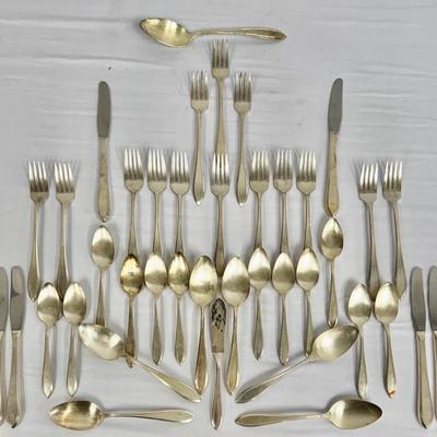 41-pc Set WM Rogers MFG Co Lufberry Flatware