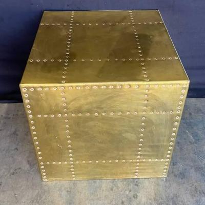 Br117 gold tone cube table