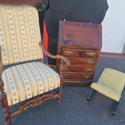 Fl105v secretary drop front desk and 2 antique chairs