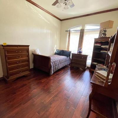 Sale Photo Thumbnail #119