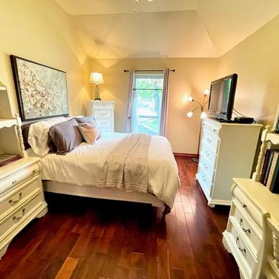 Sale Photo Thumbnail #161