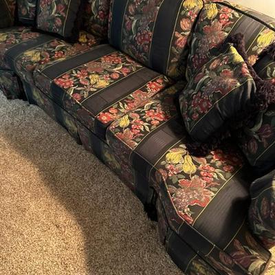 Sale Photo Thumbnail #39: Sofa