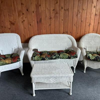 Sale Photo Thumbnail #27: Wicker Patio Set