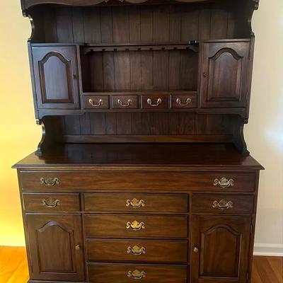 Henkel Harris Sideboard Buffet with Hutch Top