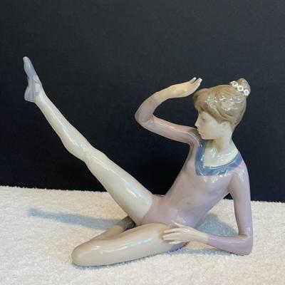 Lladro Gymnast Balancing Ball Collectible Porcelain