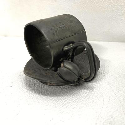 Meridien B Company Antique Water Lily Pad Silverplated Napkin Holder, circa Late 1800s