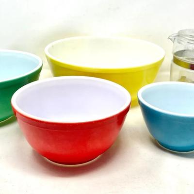 (5) Pyrex Primary Set and Coffee Percolator