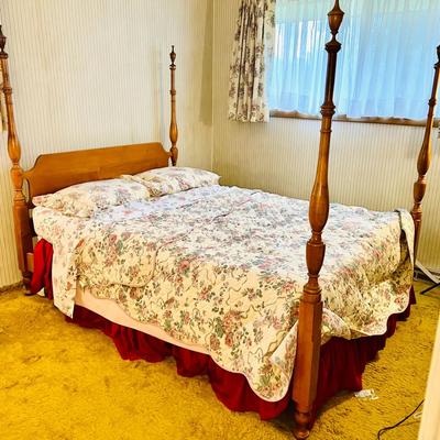 (4) Maple Bedroom Set