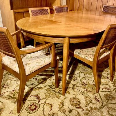 Mid Century Modern Dining Room Table and Chairs