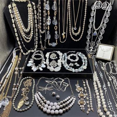 Sale Photo Thumbnail #159