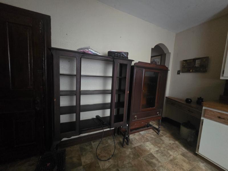 Sale Photo Thumbnail #42