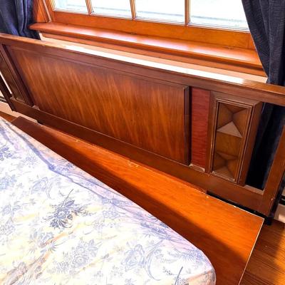 Headboard With Box Base 