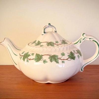 Harker Pottery Royal Gadroon Ivy Teapot