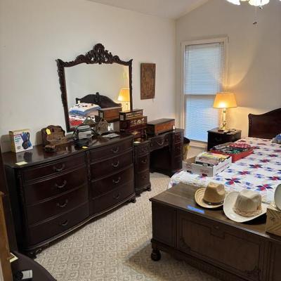 Sale Photo Thumbnail #4: Bedroom furniture 