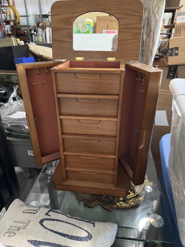 Sale Photo Thumbnail #9