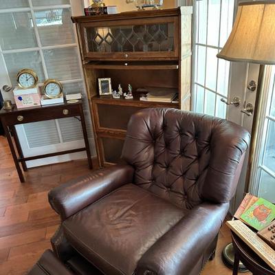 Barcalounger Leather/Nail-Head Trim Recliner