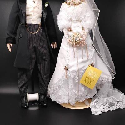 Franklin Heirloom Bride & Groom