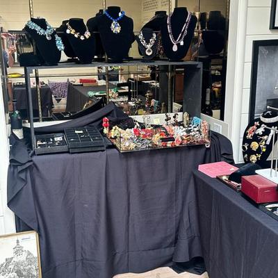 Sale Photo Thumbnail #45