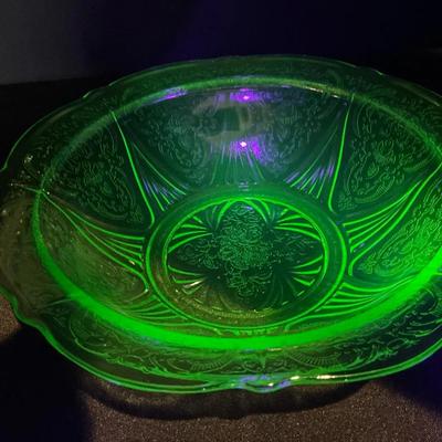 Hazel Atlas Uranium Glass Serving Bowl 