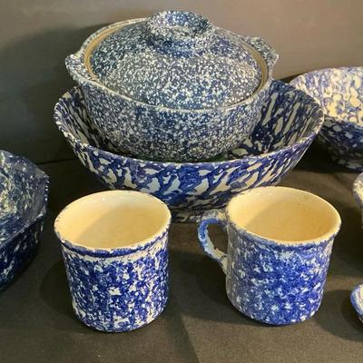 Blue And White Sponge Ware From Italy And Others 
