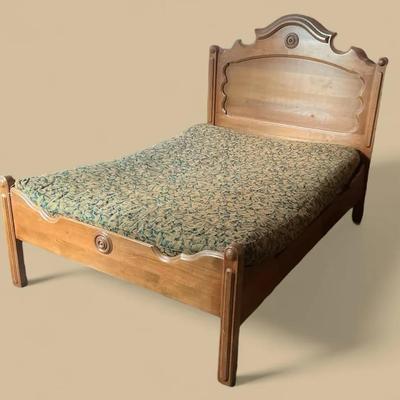 Antique 3/4 Size Wood Bed Frame