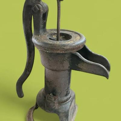 Antique Cast Iron Well Pump