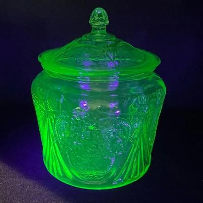 Hazel Atlas Cookie Jar/ Biscuit Jar Royal lace 