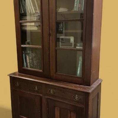 Vintage Dark Finish Hutch Wood Shelves