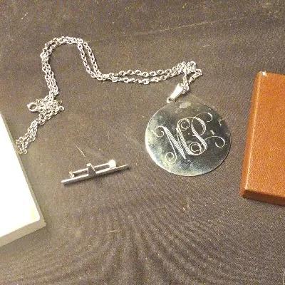 Pendant w/ Necklace & Towle SILVERSMITHS Box