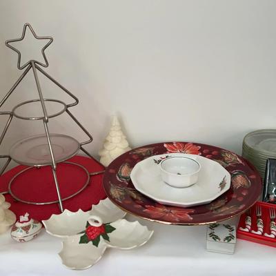 Holiday Serving Pieces And Decor