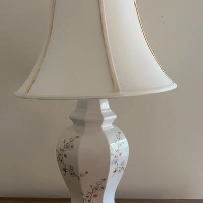 Ginger Jar Shaped Lamp And Finial