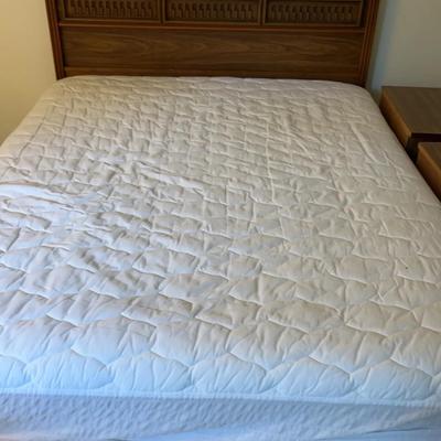 Bassett Queen Headboard And Bedframe