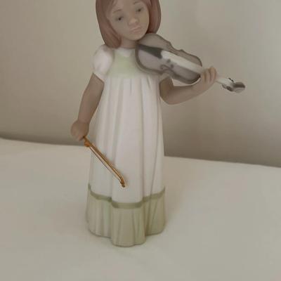 Lladro Figurine