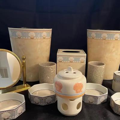 Shell Bathroom Decor & Mirror 