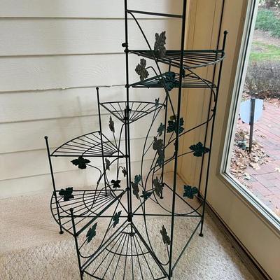Ivy Design Metal Tiered Plant Stand