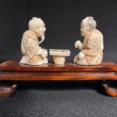 Netsuke Figurine - Duo Playing Game