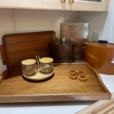 Wood & More Entertaining Pieces