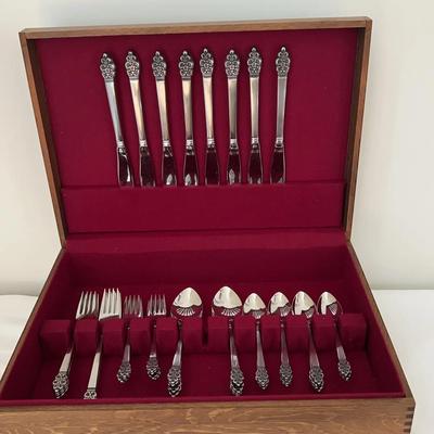Oneida Craft “Nordic Crown“ Stainless Flatware