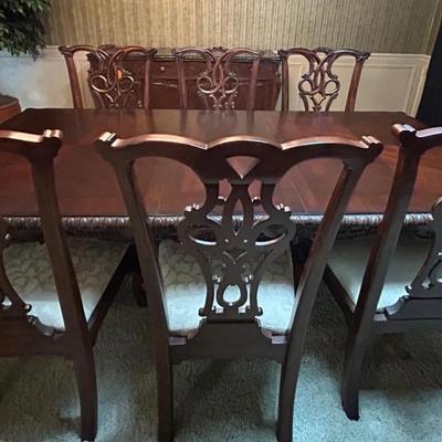 Universal Furniture Dining Table & Chairs